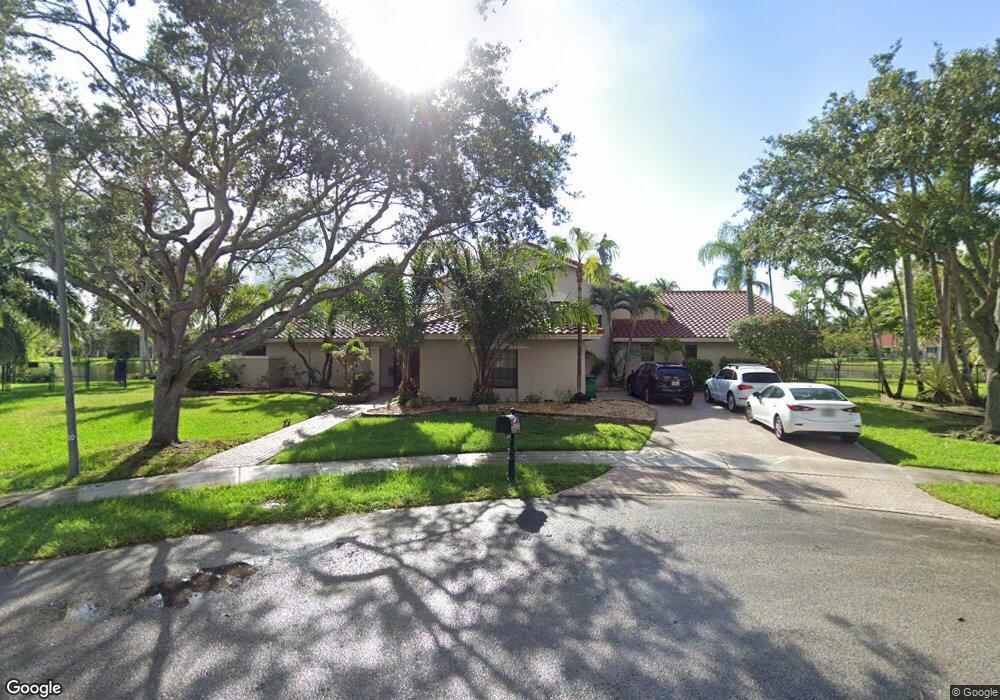 10404 SW 17th Manor, Davie, FL 33324 - photo 1