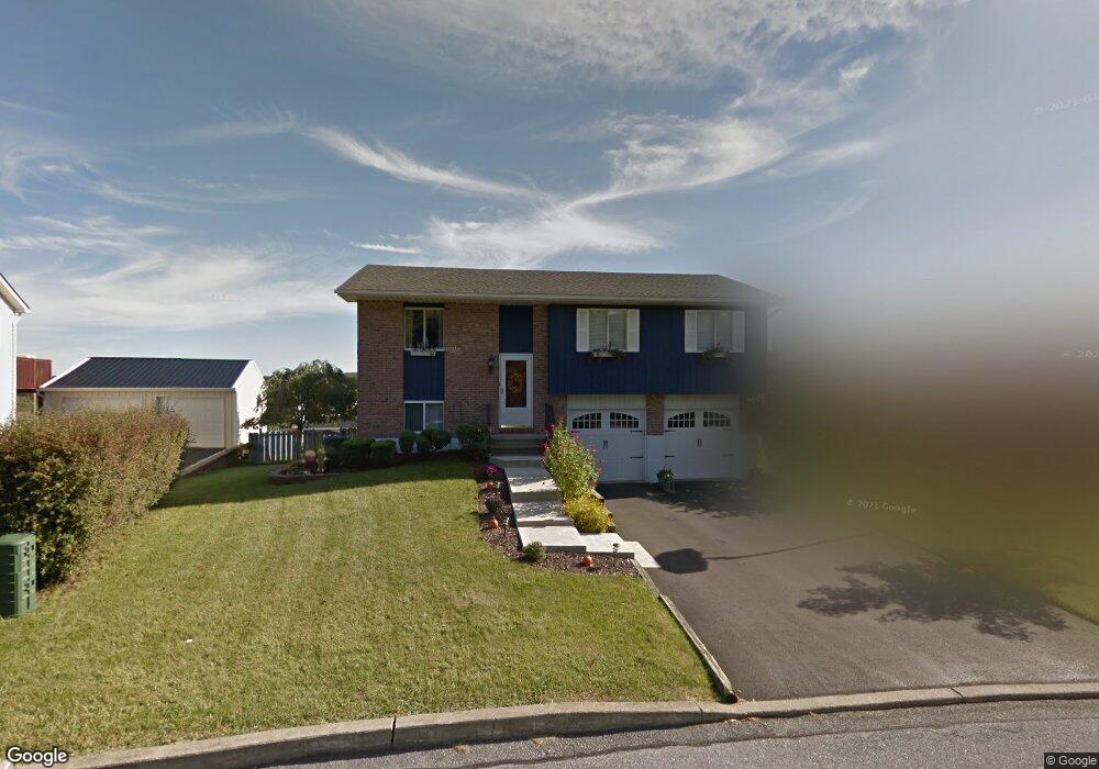 1405 Seville Dr, Slatington, PA 18080 - photo 1