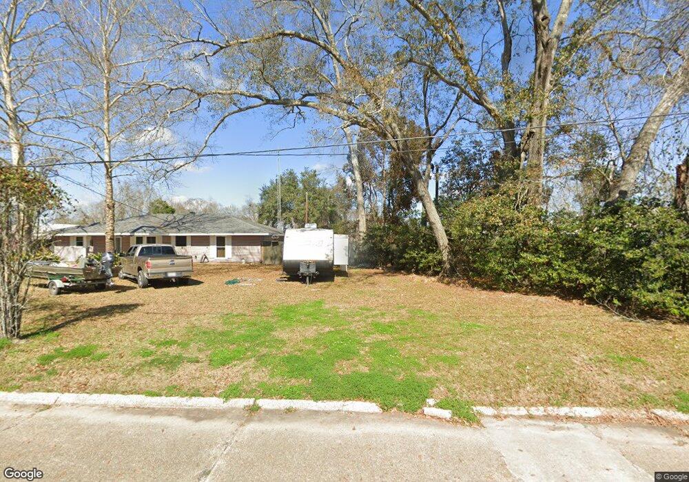 319 Camelia St, New Iberia, LA 70563 - photo 1