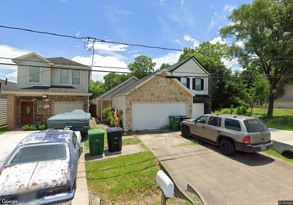 7956 Dyer St, Houston, TX 77088 - photo 1