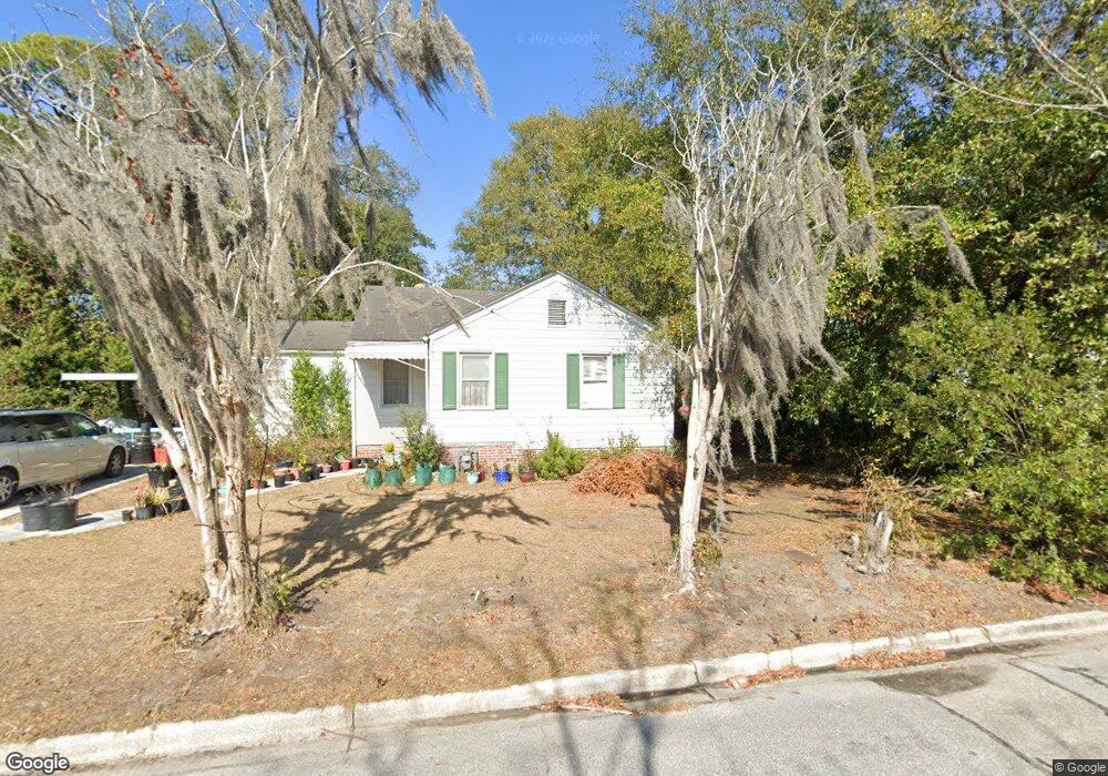 2208 E 38th St, Savannah, GA 31404 - photo 1