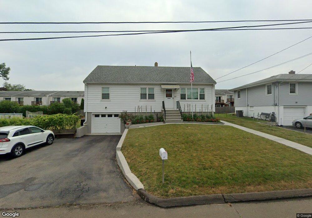 27 Raynham Rd, East Haven, CT 06512 - photo 1