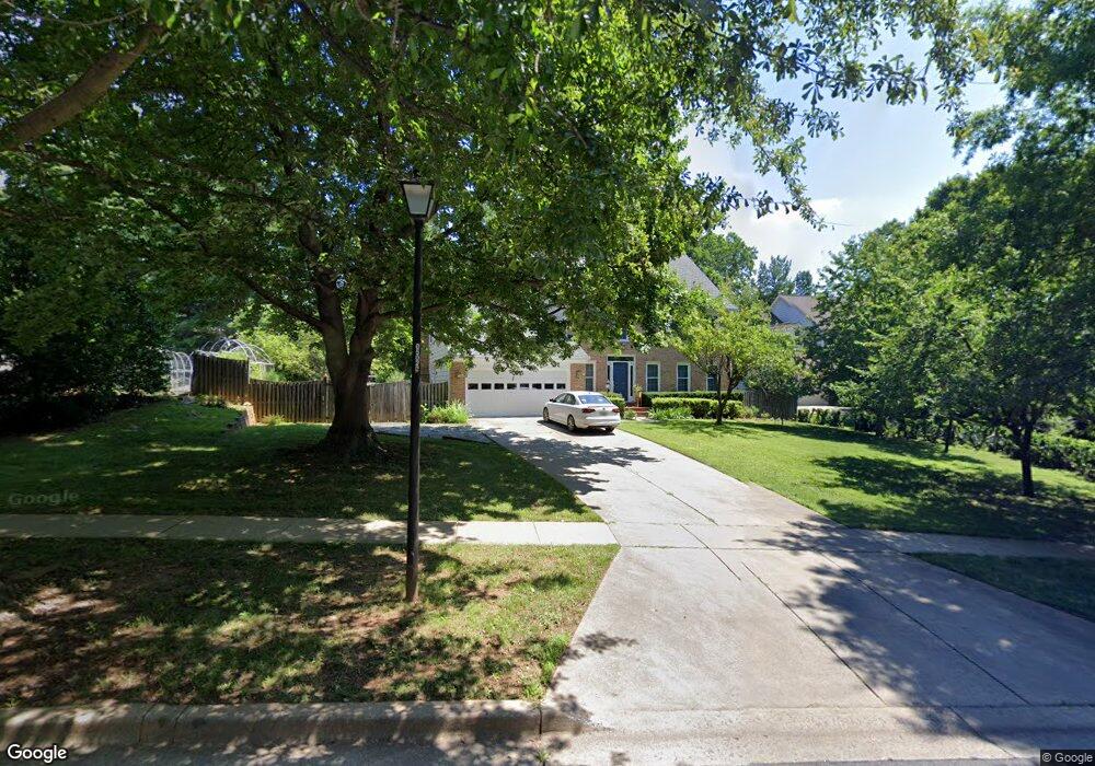 5633 Sugarbush Ln, Rockville, MD 20852 - photo 1