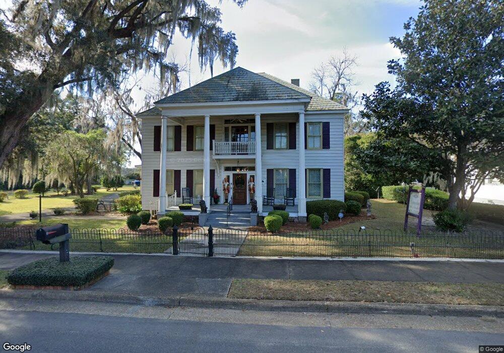 320 S Washington St, Bainbridge, GA 39819 - photo 1