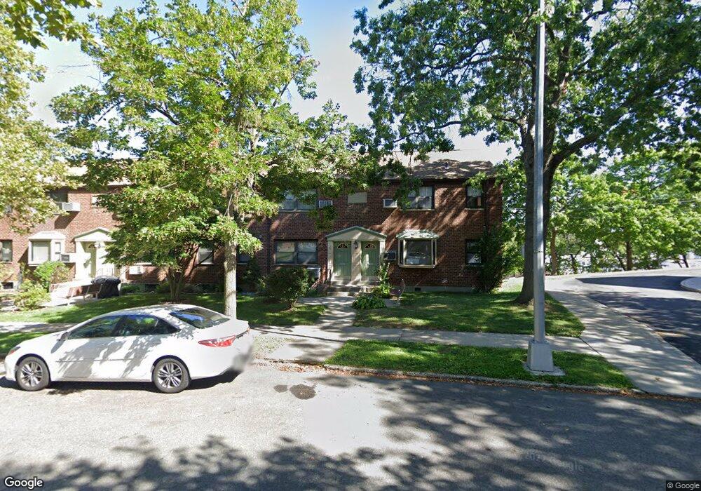 5783 246th Crescent unit Lower, Douglaston, NY 11362 - photo 1