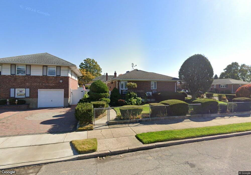 3823 Jacqueline St, Bethpage, NY 11714 - photo 1