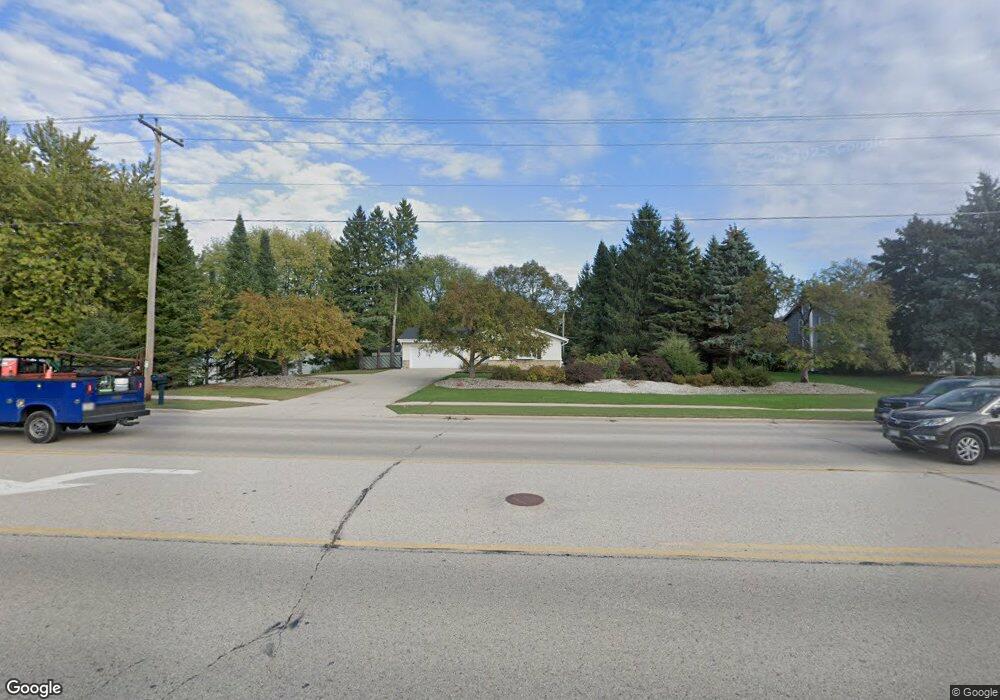 W156N8076 Pilgrim Rd, Menomonee Falls, WI 53051 - photo 1