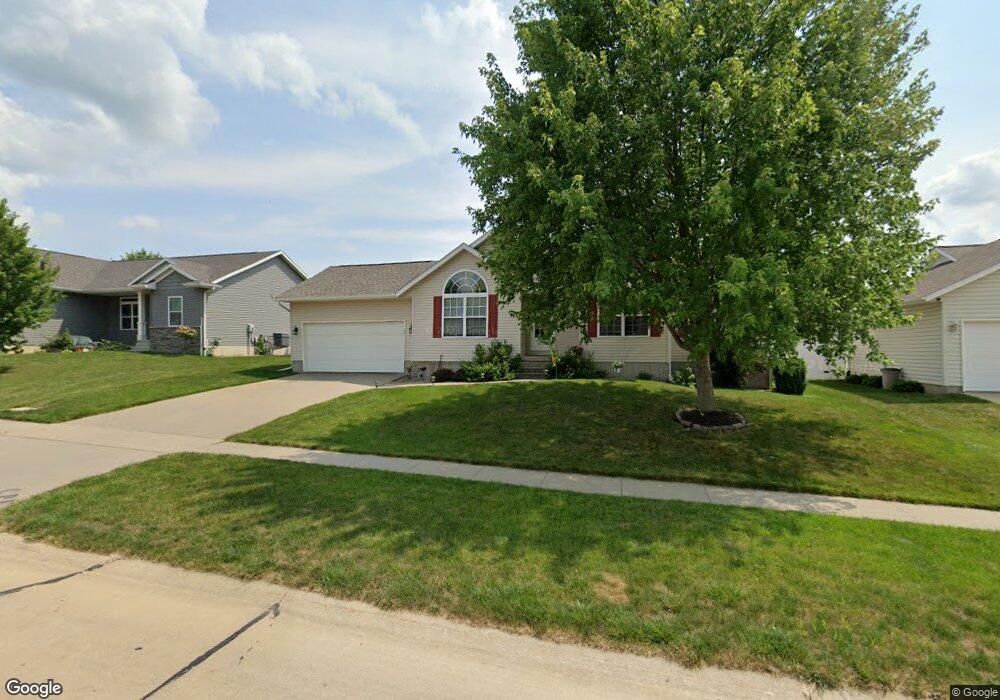 118 Whispering Wind Ln, Center Point, IA 52213 - photo 1