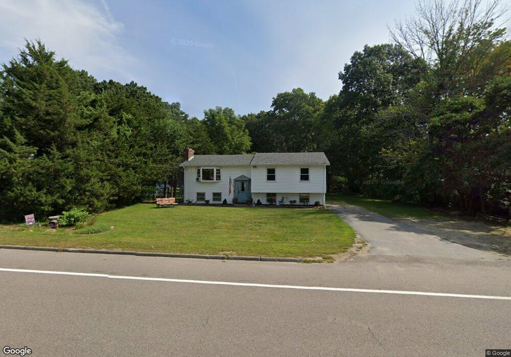 377 Center St, Bellingham, MA 02019 - photo 1