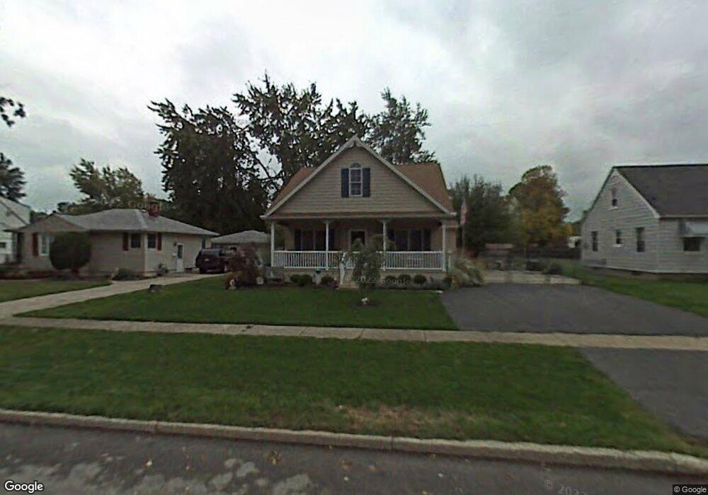 745 Pioneer Dr, North Tonawanda, NY 14120 - photo 1