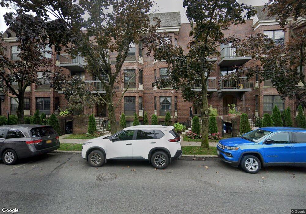 16308 71st Ave unit 3Fl, Fresh Meadows, NY 11365 - photo 1