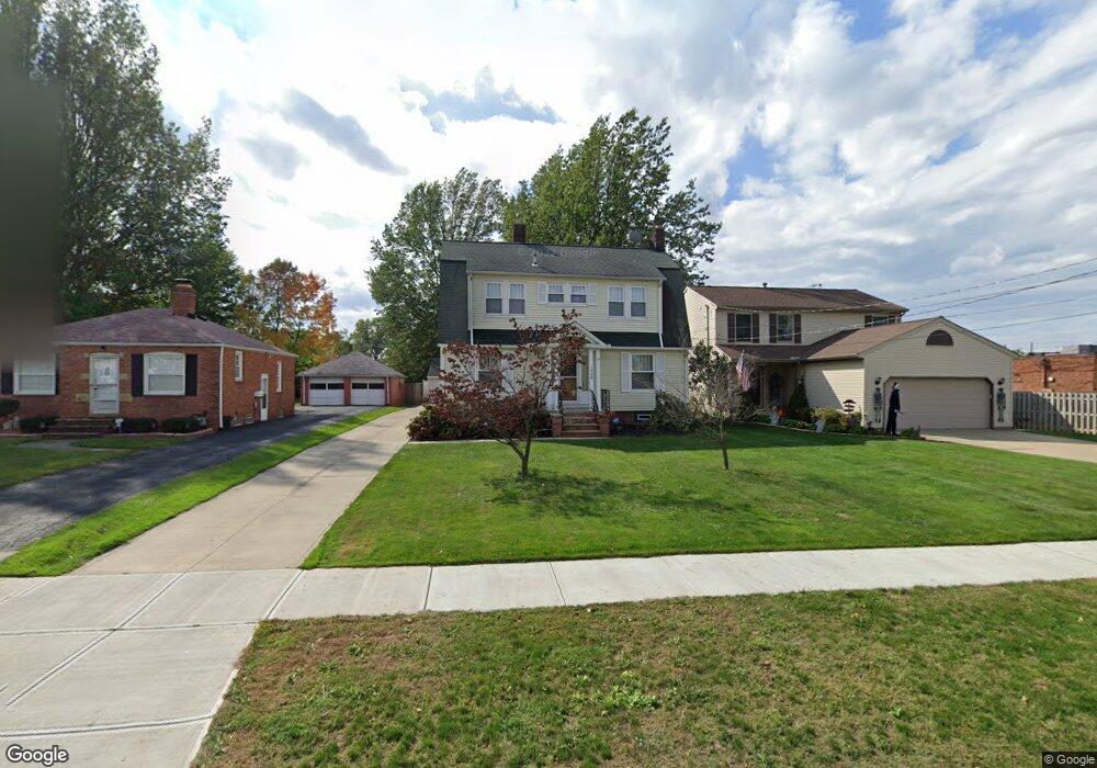 1528 Maple St, Wickliffe, OH 44092 - photo 1