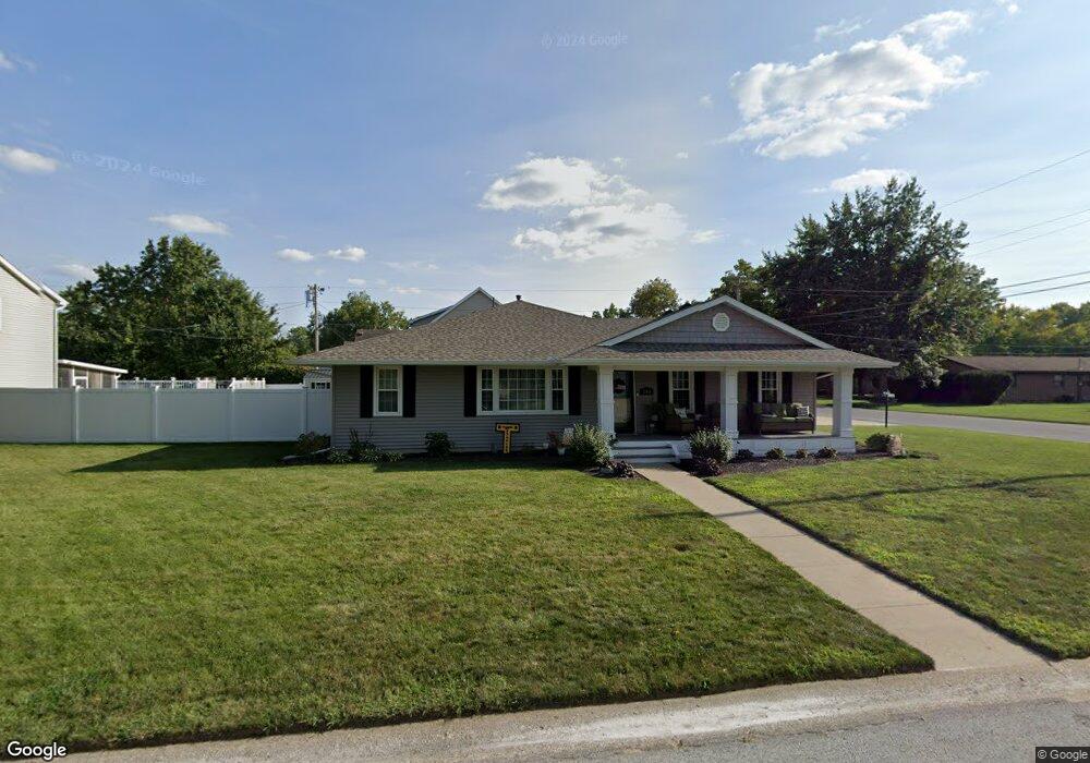 201 Douglas Dr, Tuscola, IL 61953 - photo 1