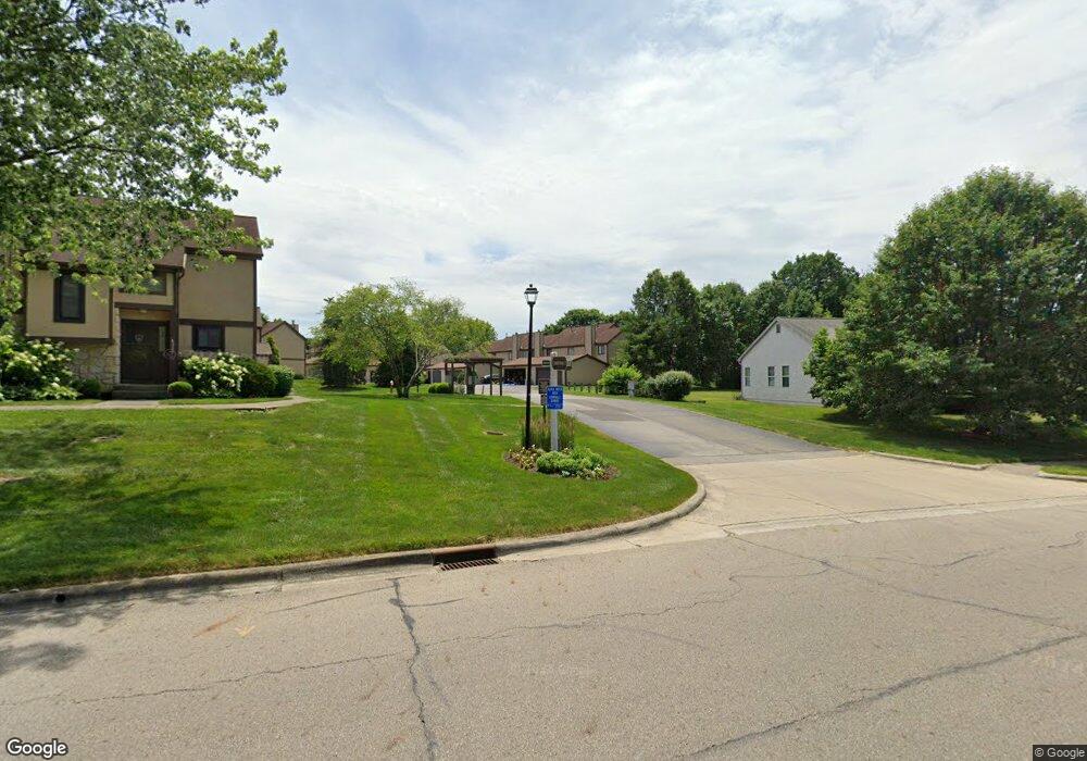 523 Camdenway Ct unit 49C, Columbus, OH 43213 - photo 1