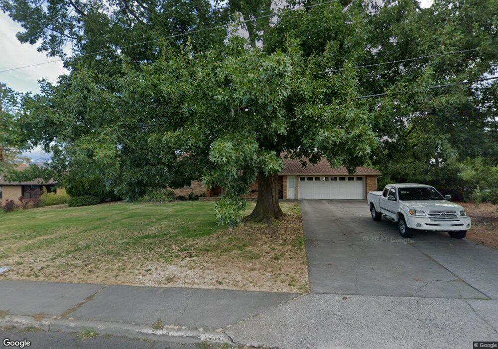 807 E 18th St, the Dalles, OR 97058 - photo 1