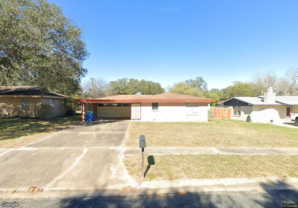 1409 Wren Ln, Beeville, TX 78102 - photo 1