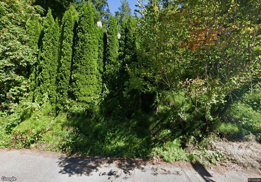 5330 W Mercer Way, Mercer Island, WA 98040 - photo 1