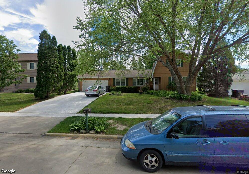 1216 Clark Dr, Cedar Falls, IA 50613 - photo 1