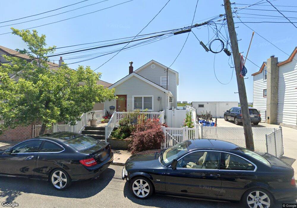 76 W 18th Rd, Broad Channel, NY 11693 - photo 1