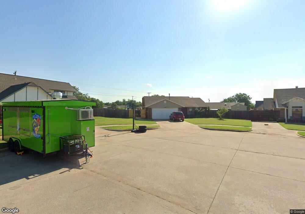 1220 Sequoyah Cir, Moore, OK 73160 - photo 1