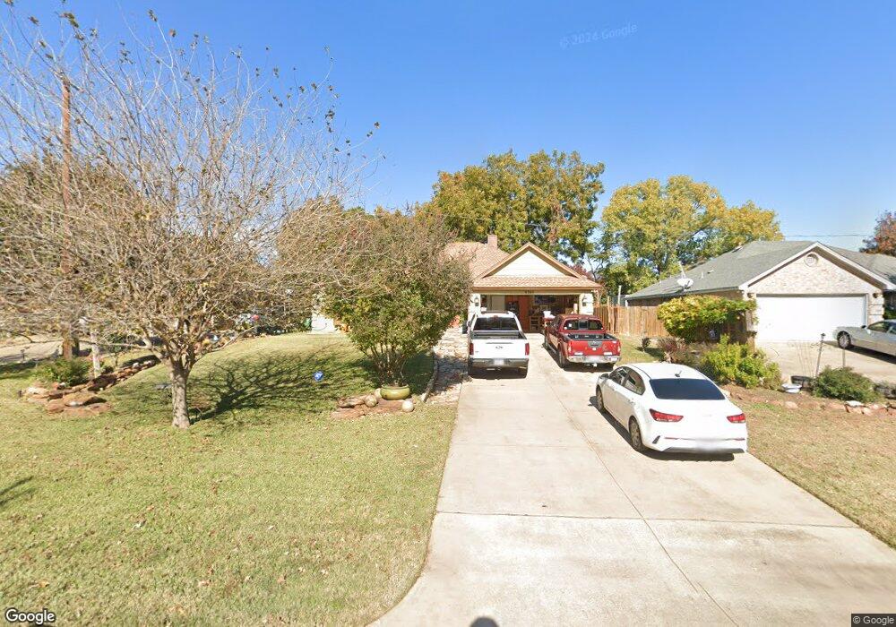 8305 Cardinal Ln, North Richland Hills, TX 76182 - photo 1