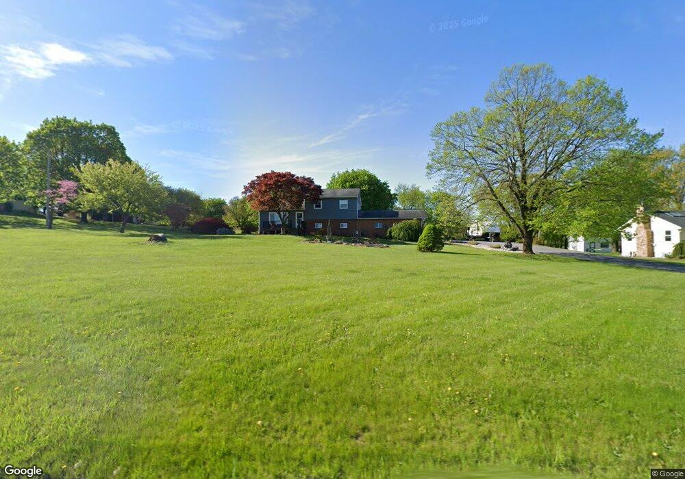 342 Forest Ln, Shoemakersville, PA 19555 - photo 1