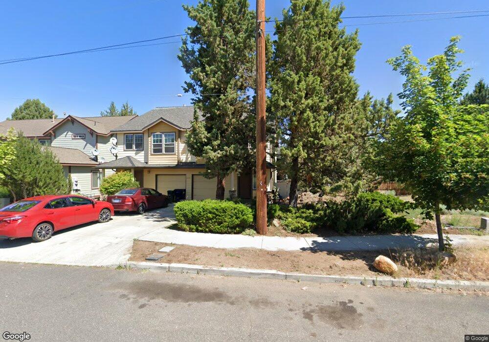 20820 Comet Ln, Bend, OR 97701 - photo 1