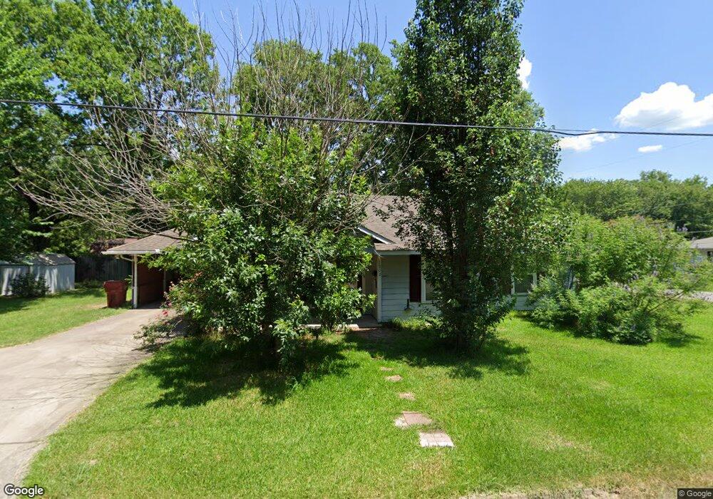 1002 Pine St, Bonham, TX 75418 - photo 1