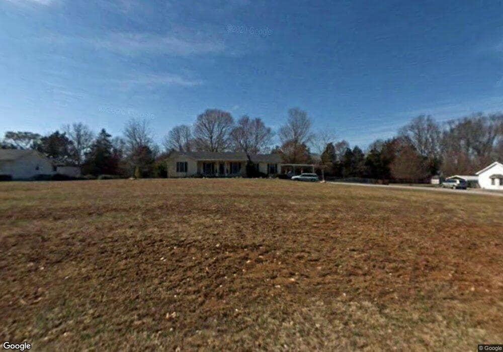 143 Cessna Ln, Shelbyville, TN 37160 - photo 1