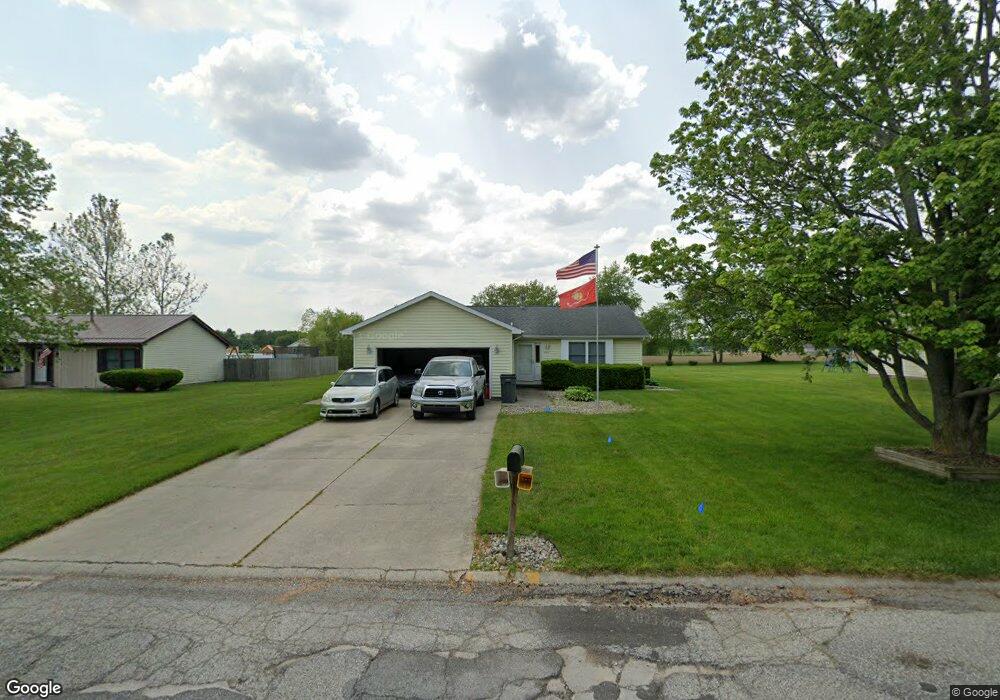 1124 S Jackson St, Nappanee, IN 46550 - photo 1