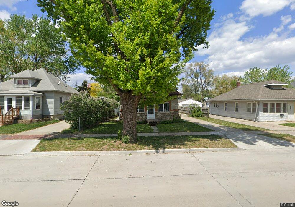 2332 E Walnut St, Des Moines, IA 50317 - photo 1