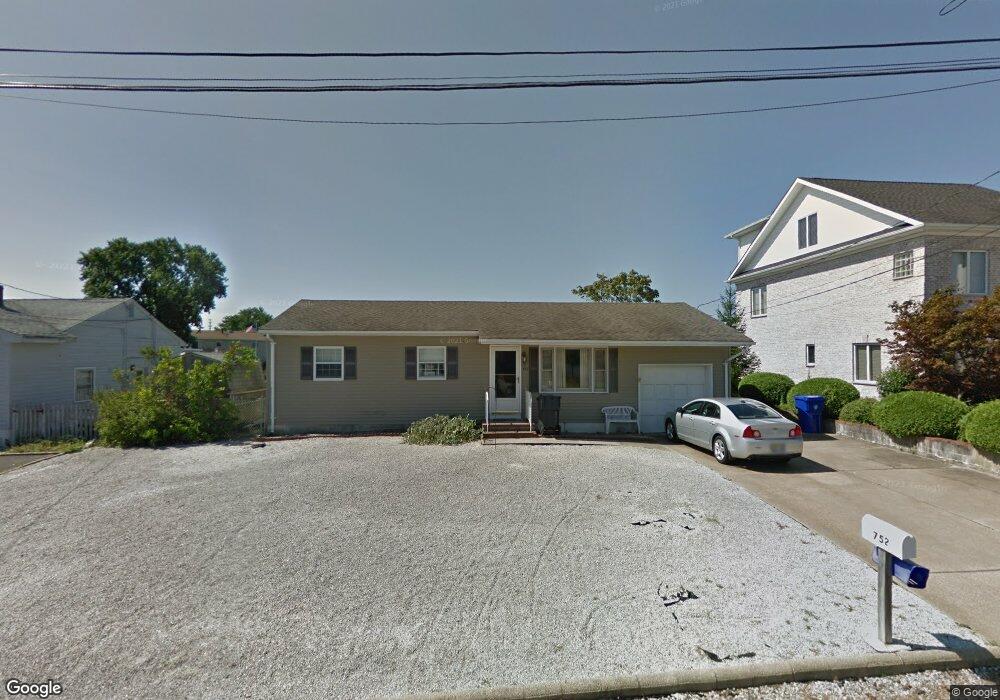 752 Tunney Point Dr, Toms River, NJ 08753 - photo 1