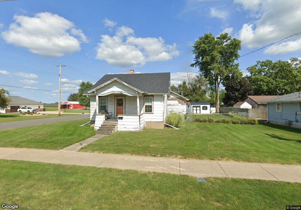 807 N Niles Ave, Tuscola, IL 61953 - photo 1