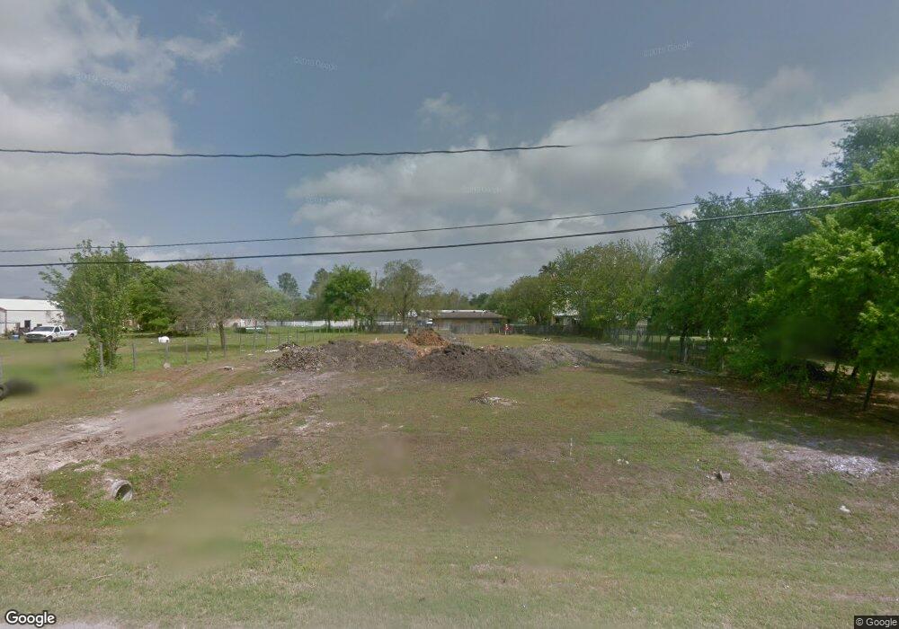 6001 Willow Dr, Pearland, TX 77584 - photo 1