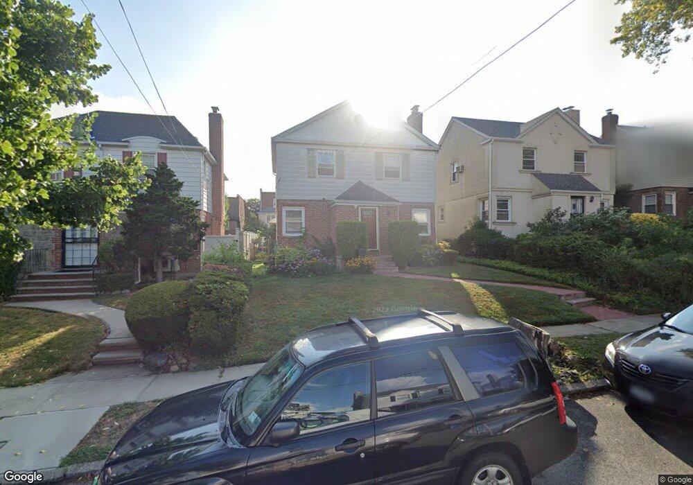 8221 166th St, Jamaica, NY 11432 - photo 1