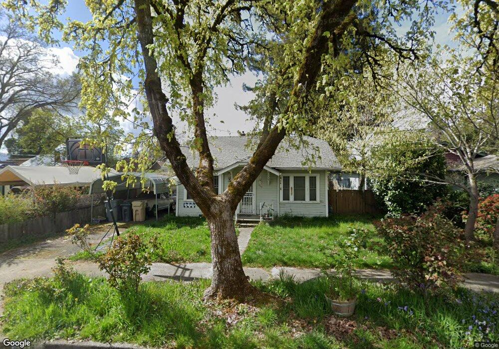 315 SW J St, Grants Pass, OR 97526 - photo 1