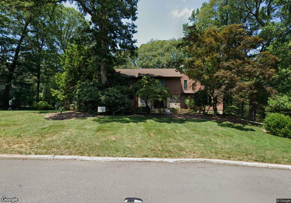 372 Canterbury Ln, Wyckoff, NJ 07481 - photo 1