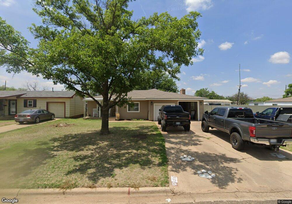 1315 Vernon St, Plainview, TX 79072 - photo 1