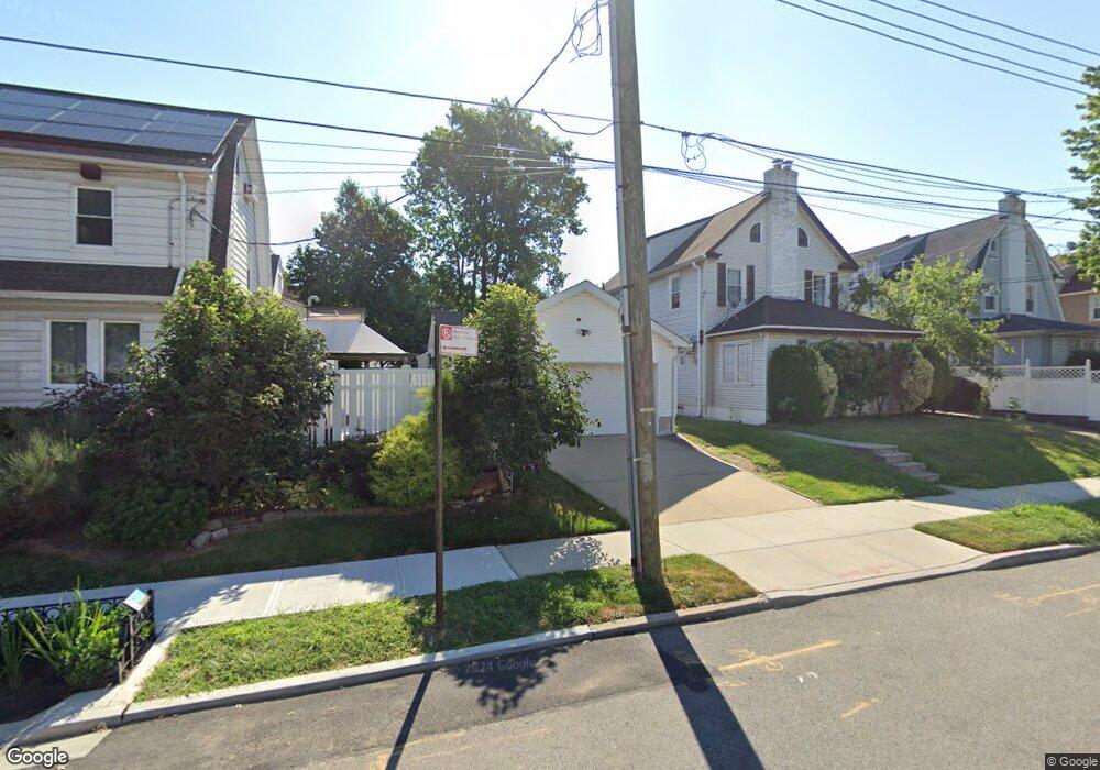 33-11 166th St, Flushing, NY 11358 - photo 1