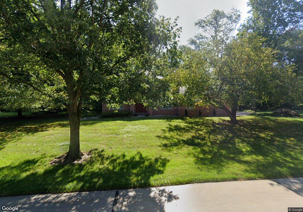 10 Hillsborough Dr, Collinsville, IL 62234 - photo 1