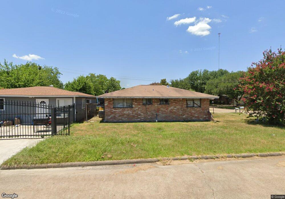 2103 Mosher Ln, Houston, TX 77088 - photo 1