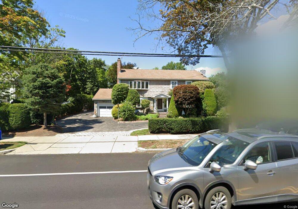 811 Watertown St, West Newton, MA 02465 - photo 1