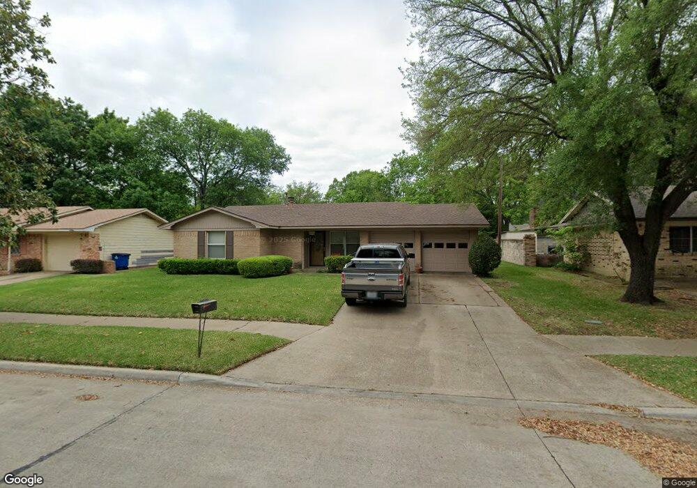 1209 Austin Dr, Ennis, TX 75119 - photo 1
