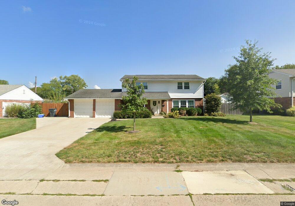 1402 Crescent Dr, Columbus, IN 47203 - photo 1