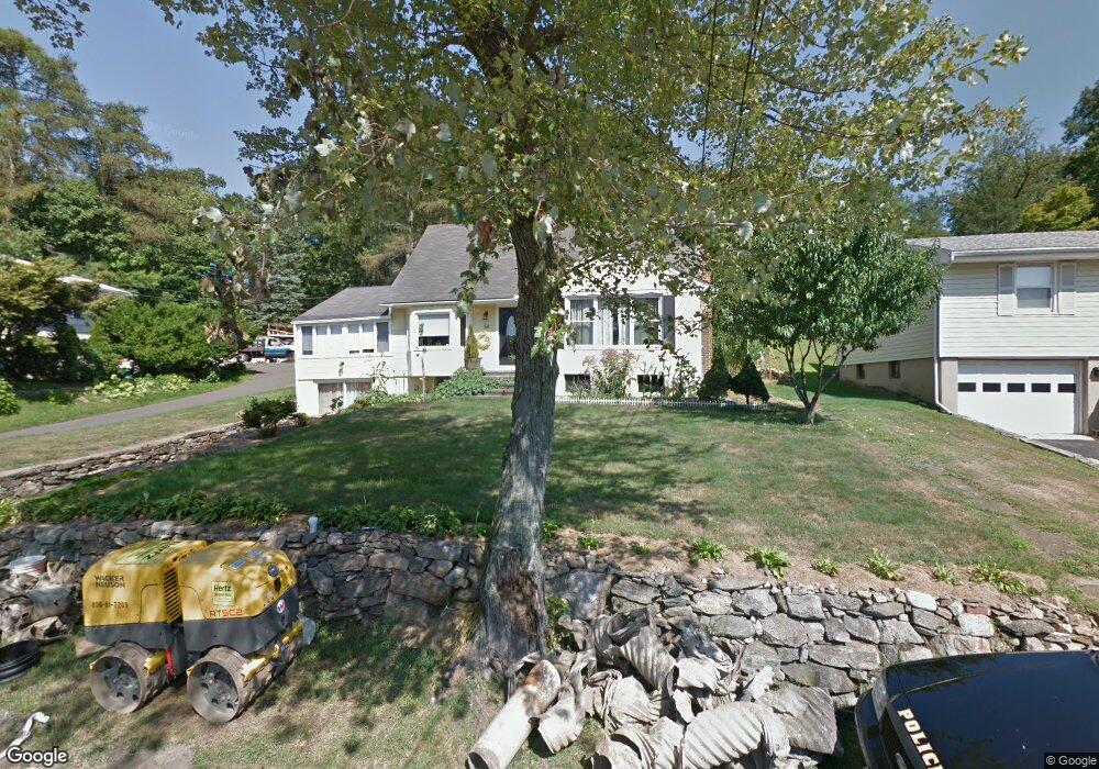 54 Scribner Ave, Norwalk, CT 06854 - photo 1