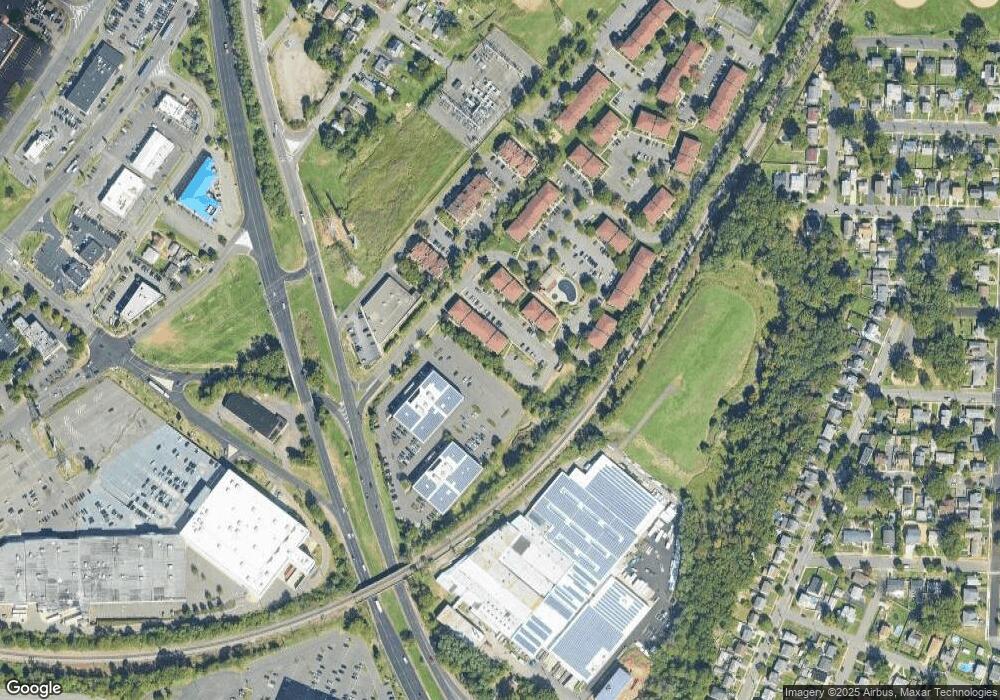 8 Powderhorn Ct, Woodbridge, NJ 07095 - photo 1