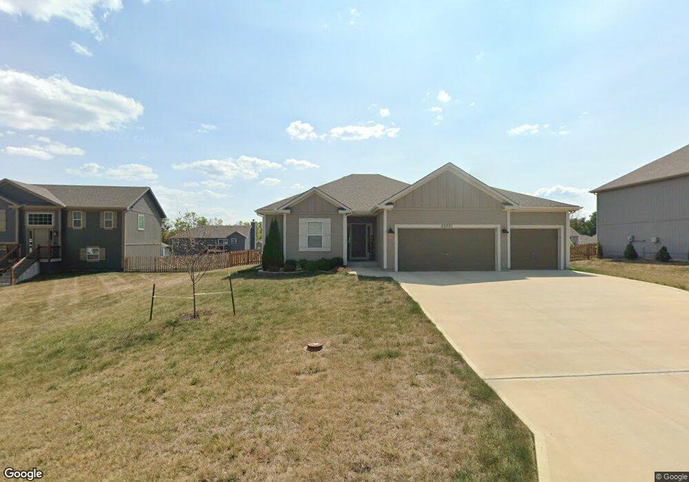 20001 W 220th Terrace, Spring Hill, KS 66083 - photo 1