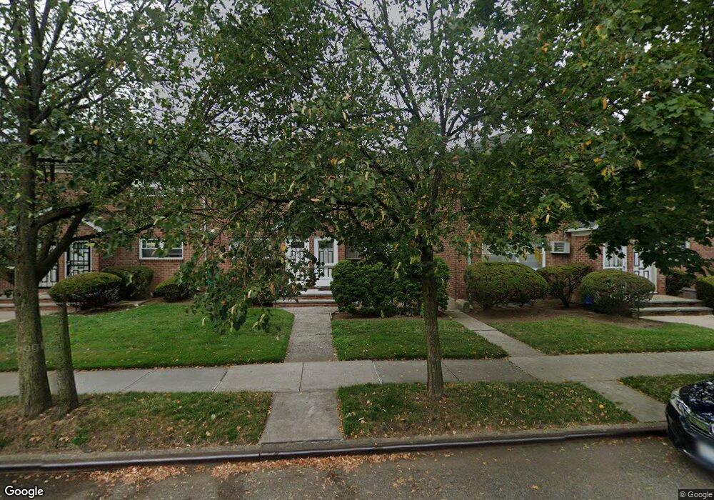 5640 Utopia Pkwy unit 1048, Fresh Meadows, NY 11365 - photo 1