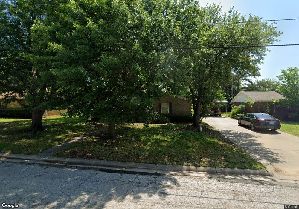 1304 Magnolia St, Gainesville, TX 76240 - photo 1