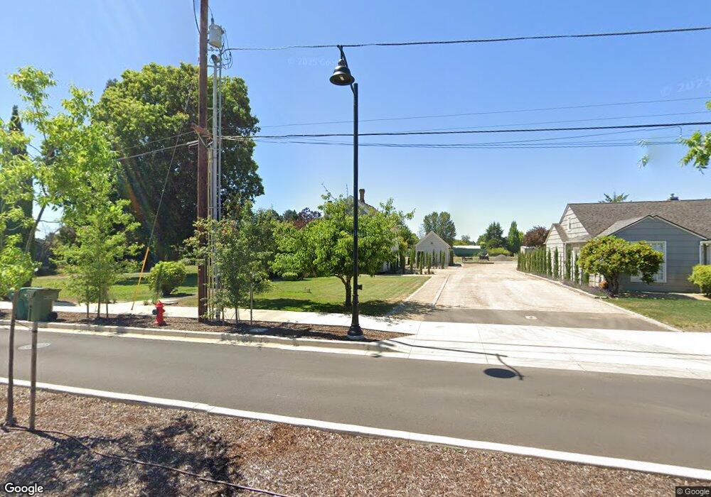 211 SW 9th St, Dundee, OR 97115 - photo 1